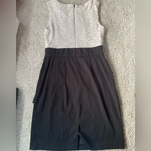🎆🎇3for$9 Connected Apparel Black with white lace dress- size 10- Pearl trim - Picture 2 of 2